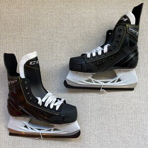 CCM Hockey Skates, model: 9350, size 2, width D, pre sharpened blades
